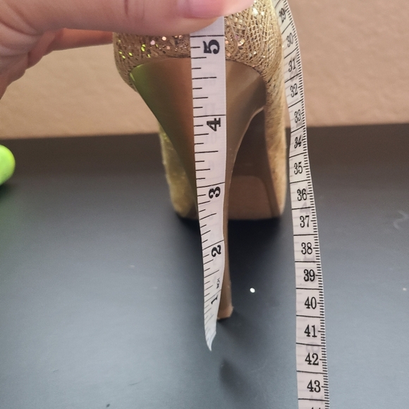 Carlos Santa Gold Glitter Heels - Picture 5 of 6